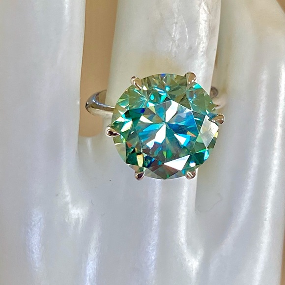 💥 Fabulous 14 CTs 💥 Bluish Diamond Solitaire  ring 💥 - Picture 8 of 16